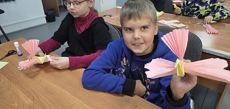 Юные мастера создали обереги в Доме ремёсел