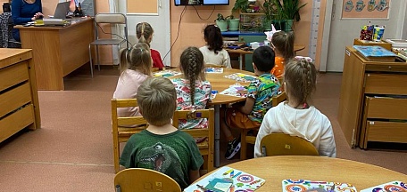 Специалисты Дома ремесел провели мастер-класс ко Дню матери