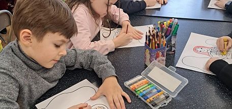 Воспитанники оздоровительного лагеря кадетской школы посетили мероприятие «Сокровища музея. Красавица матрешка»