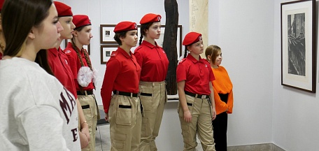 Воспитанники Центра патриотического воспитания  «Юная Гвардия» почтили память ленинградцев на мероприятии «Ленинграду посвящается..»