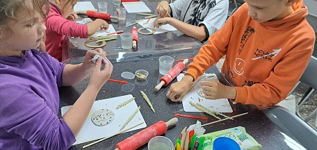 29 августа в главном здании Мурманского областного художественного музея состоялся мастер-класс «Полимерная глина: с чего начать»