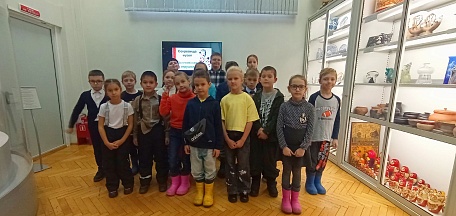 В главном здании музея состоялось мероприятие «Сокровища музея. Дымковская игрушка»