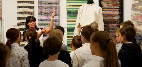 Экскурсия-квест по 50 выставке любительского изобразительного и декоративно-прикладного искусства Мурманской области