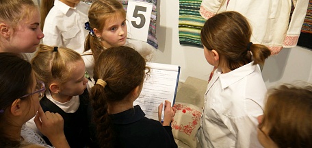 Экскурсия-квест по 50 выставке любительского изобразительного и декоративно-прикладного искусства Мурманской области