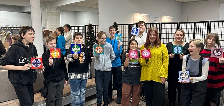 «Знакомьтесь: акрил!». Мастер-класс из серии «Секреты мастерства»