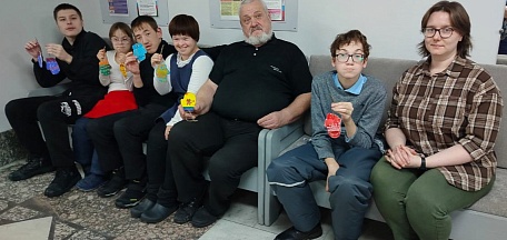 В главном здании состоялось мероприятие «Варежка на ёлку» 