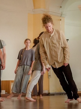 Перформанс участников лаборатории танца и музыки Александра Козина