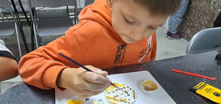 29 августа в главном здании Мурманского областного художественного музея состоялся мастер-класс «Полимерная глина: с чего начать»