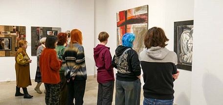 Открылась выставка художников из Санкт-Петербурга - Ивана Дьякова и Анны Векслер "Собрание сочинений. Том 35. Текстиль, эмаль".