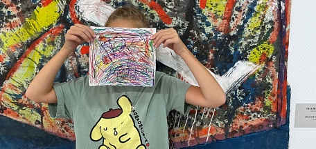 Воспитанники лагеря танцевальной школы «DanceLab» на выставке «Всякое искусство – это отражение жизни» 