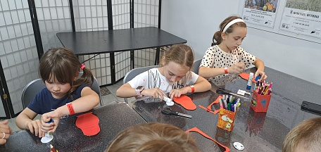 14 августа в главном здании Мурманского областного художественного музея состоялось тематическое мероприятие «Сокровища музея. Красавица матрешка»