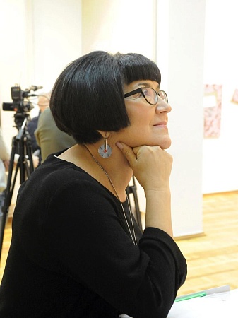 "Рассказы об отечественном искусстве. Встреча с директором Мурманского областного художественного музея О. А. Евтюковой на постоянной экспозиции"