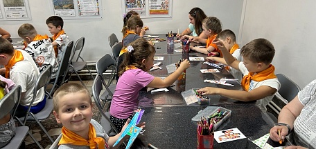 2 августа в главном здании Мурманского областного художественного музея состоялось мероприятие «Сокровища музея. Дымковская игрушка»