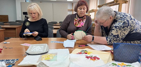 27 сентября в отделе народного искусства и ремесел состоялся День открытых дверей «Рукоделие для взрослых: знакомство с курсами Дома ремесел»