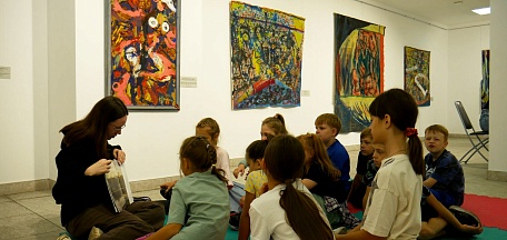 Воспитанники лагеря танцевальной школы «DanceLab» на выставке «Всякое искусство – это отражение жизни» 