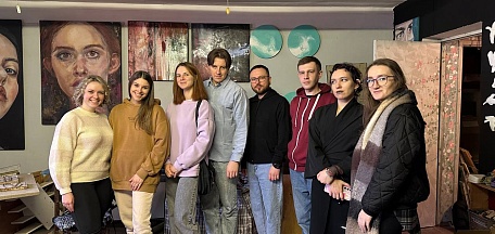 Участники проекта «Сезоны современного искусства в МОХМ» посетили мастерскую художницы Юлии Воробьевой