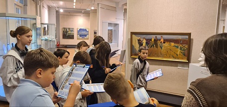 В главном здании состоялся музейный урок «Форма человека, суть дела»