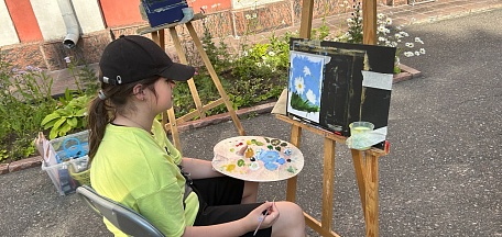 2 августа в рамках акции «На Севере- лето» в главном здании Мурманского областного художественного музея состоялся пленэр «Природа – лучший художник»