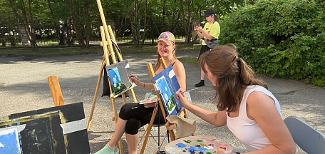 2 августа в рамках акции «На Севере- лето» в главном здании Мурманского областного художественного музея состоялся пленэр «Природа – лучший художник»