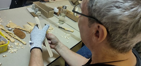 Мастер-класс по художественной резьбе в Доме ремесел