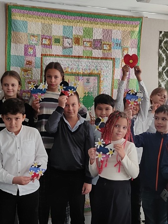 "Наши сердца вместе!". Мероприятие с творческим заданием ко Дню воссоединения Донбасса и Новороссии с Россией