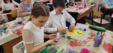 В Доме ремесел создали ярких весенних птиц!